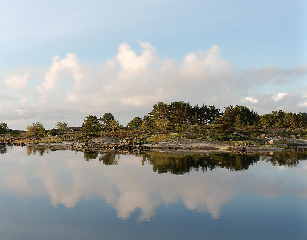 Maisema Saaristomereltä. Kuvaaja Titta Lahtinen.