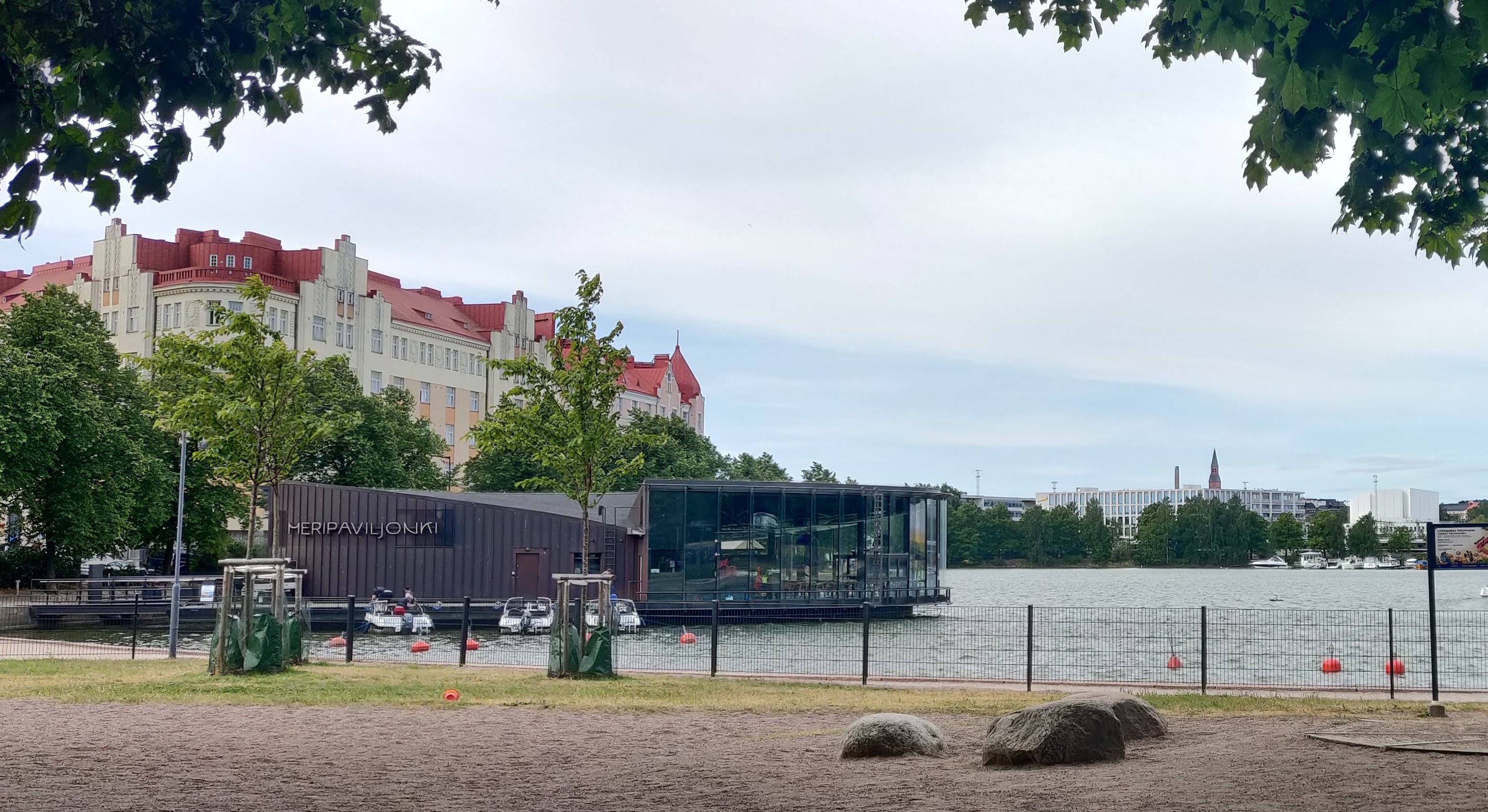 Eläintarhanlahti Helsingissä.